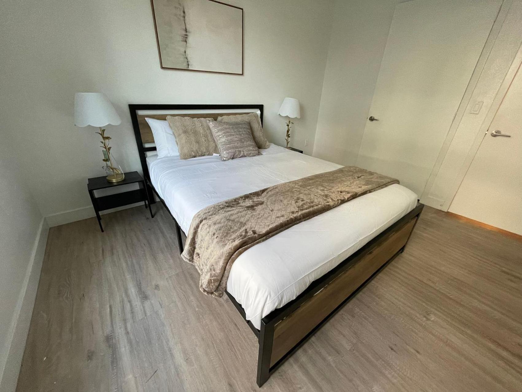 Отель Chic Urban Retreat In Heart Of La, Steps From Attractions! Лос-Анджелес Экстерьер фото