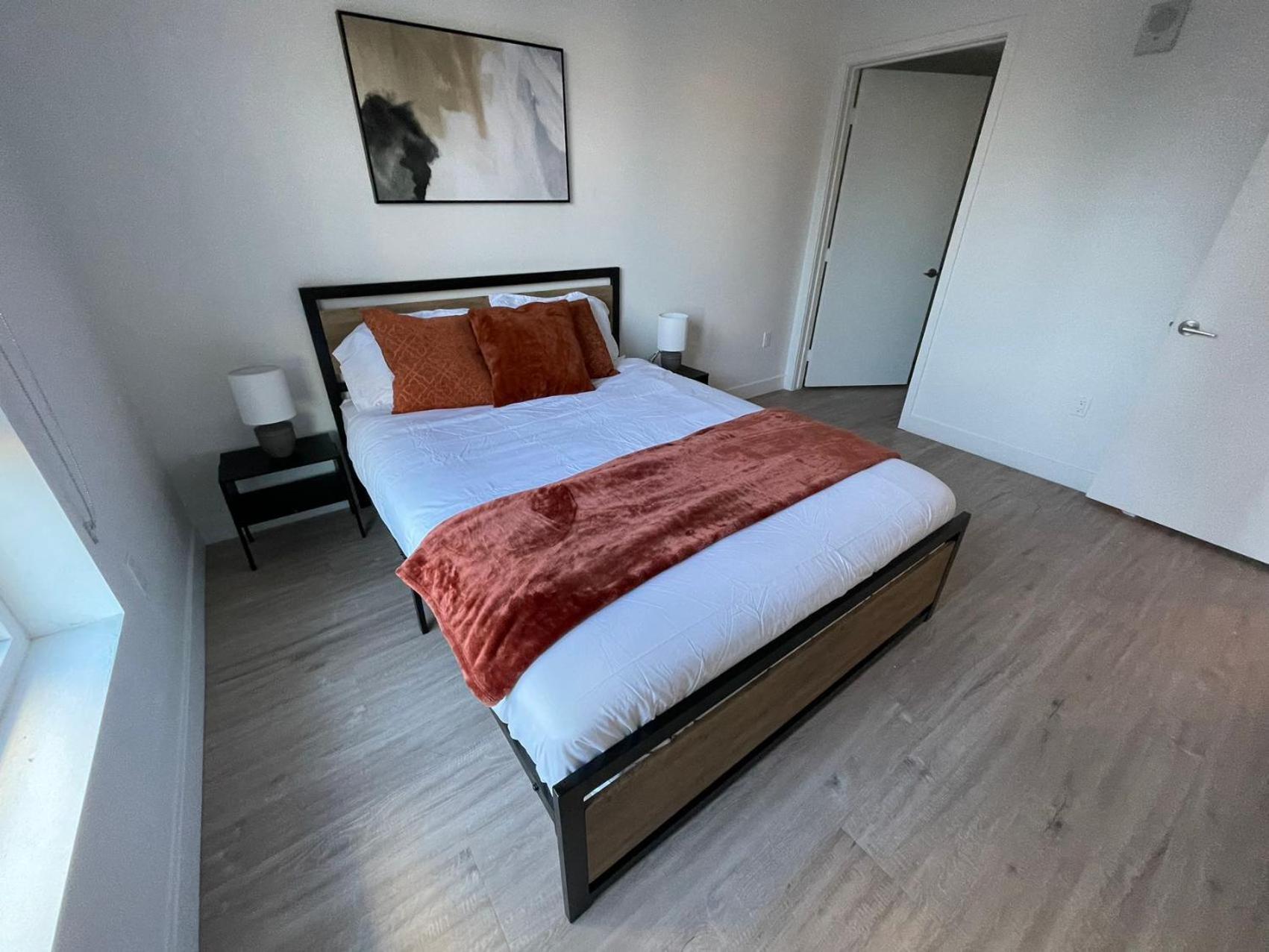 Отель Chic Urban Retreat In Heart Of La, Steps From Attractions! Лос-Анджелес Экстерьер фото