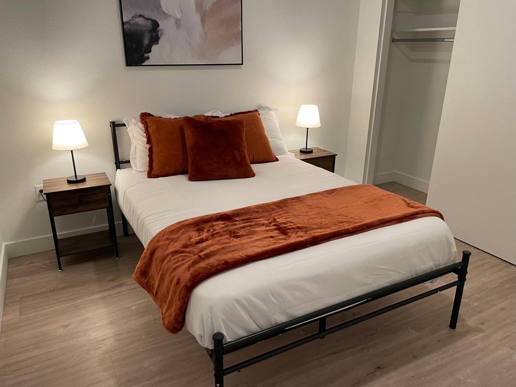 Отель Chic Urban Retreat In Heart Of La, Steps From Attractions! Лос-Анджелес Экстерьер фото