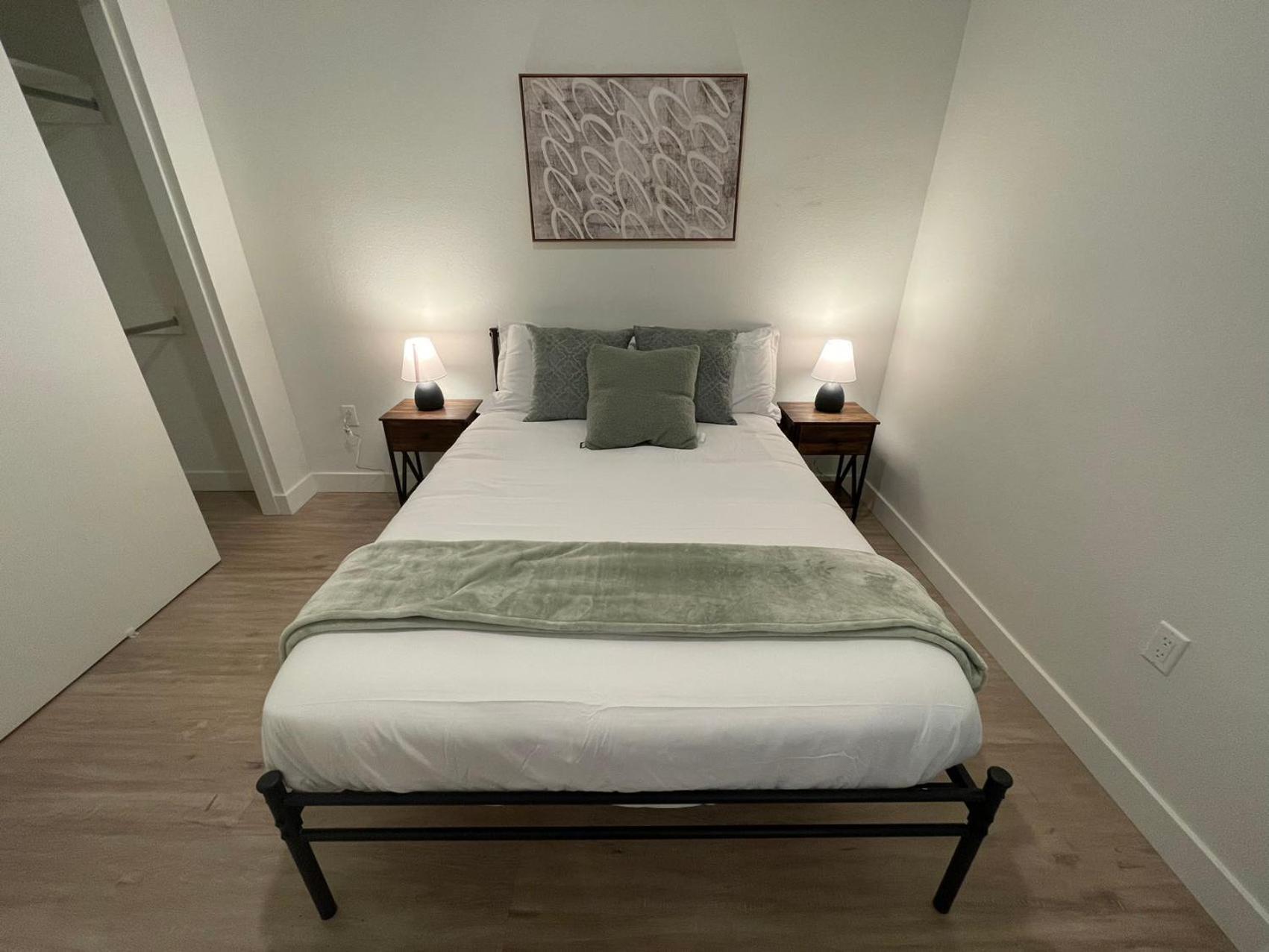 Отель Chic Urban Retreat In Heart Of La, Steps From Attractions! Лос-Анджелес Экстерьер фото