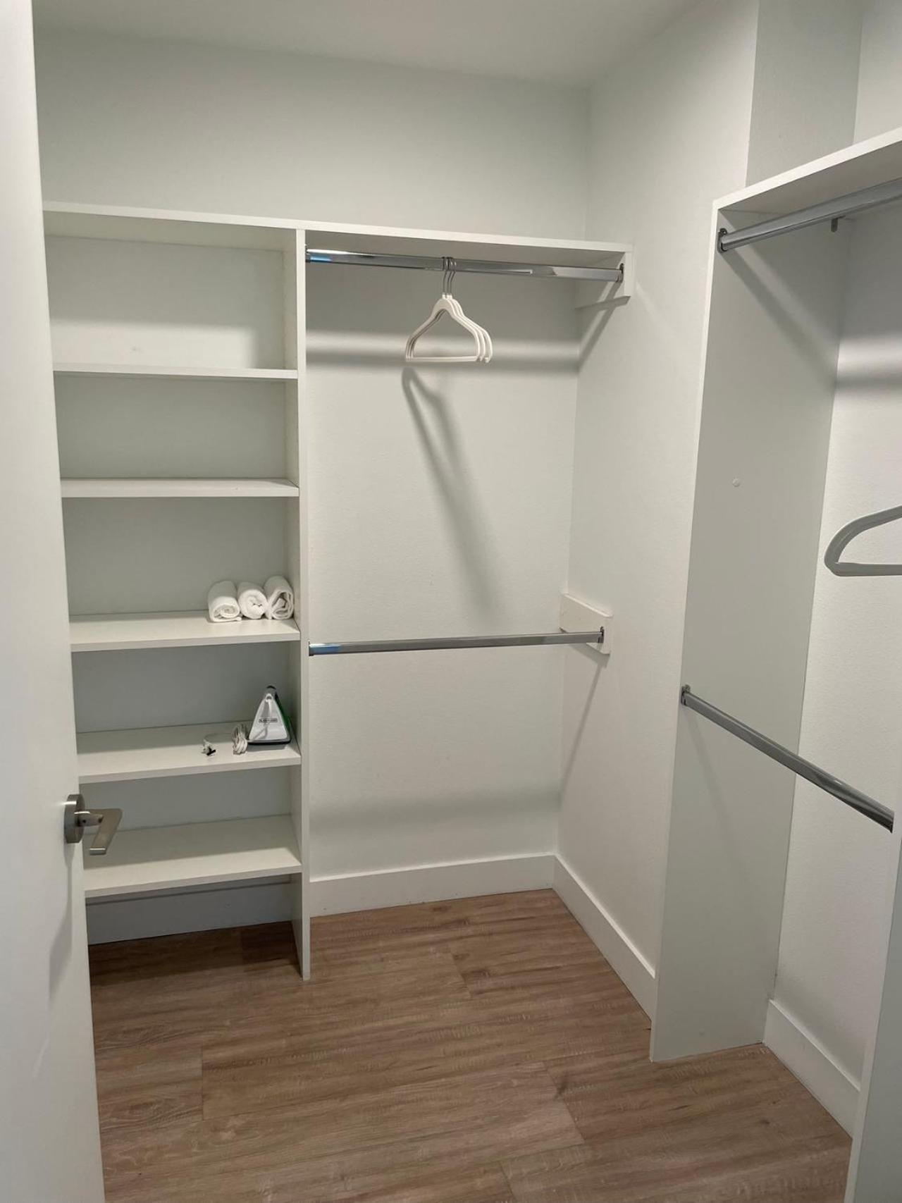 Отель Chic Urban Retreat In Heart Of La, Steps From Attractions! Лос-Анджелес Экстерьер фото