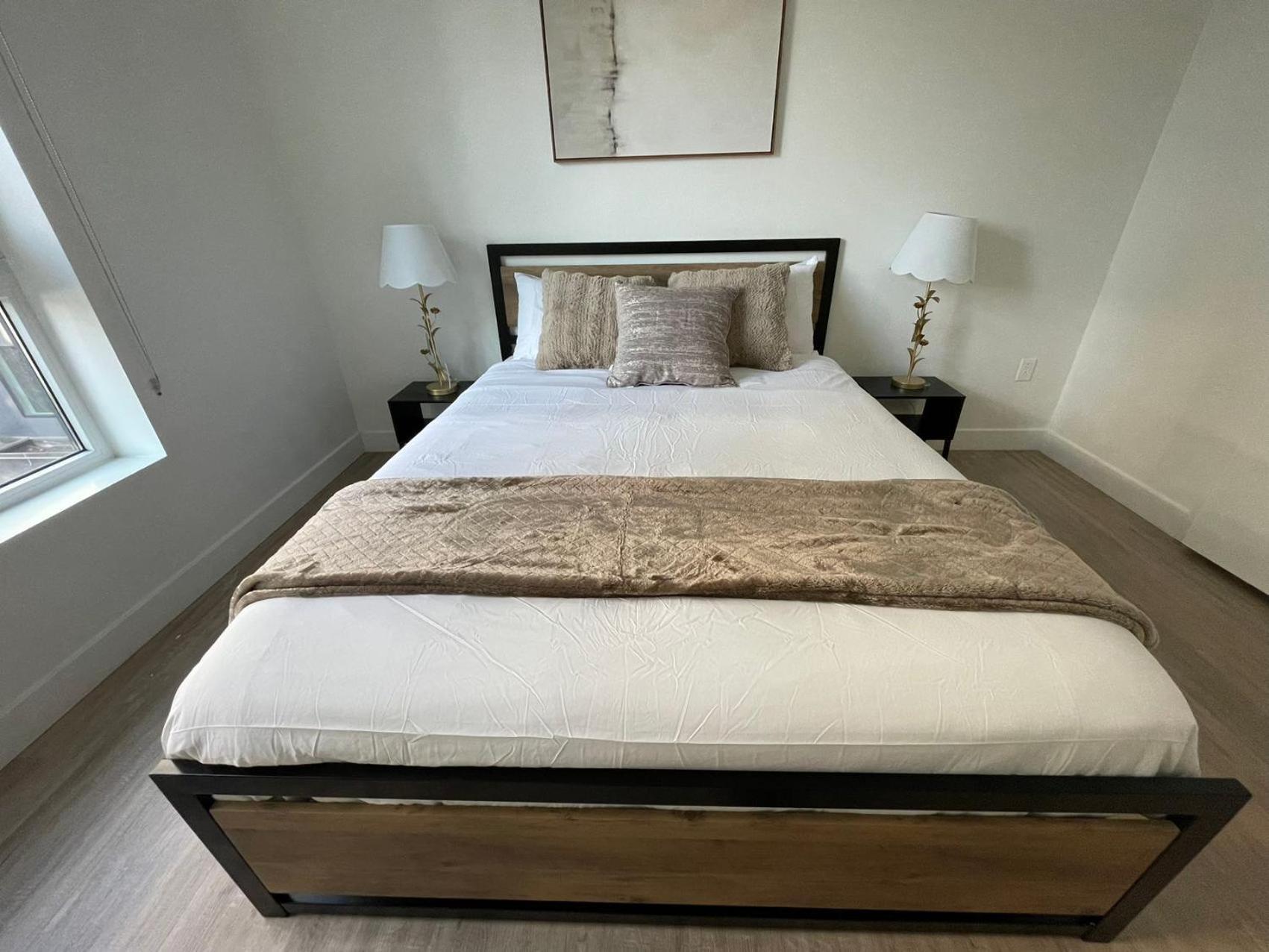 Отель Chic Urban Retreat In Heart Of La, Steps From Attractions! Лос-Анджелес Экстерьер фото