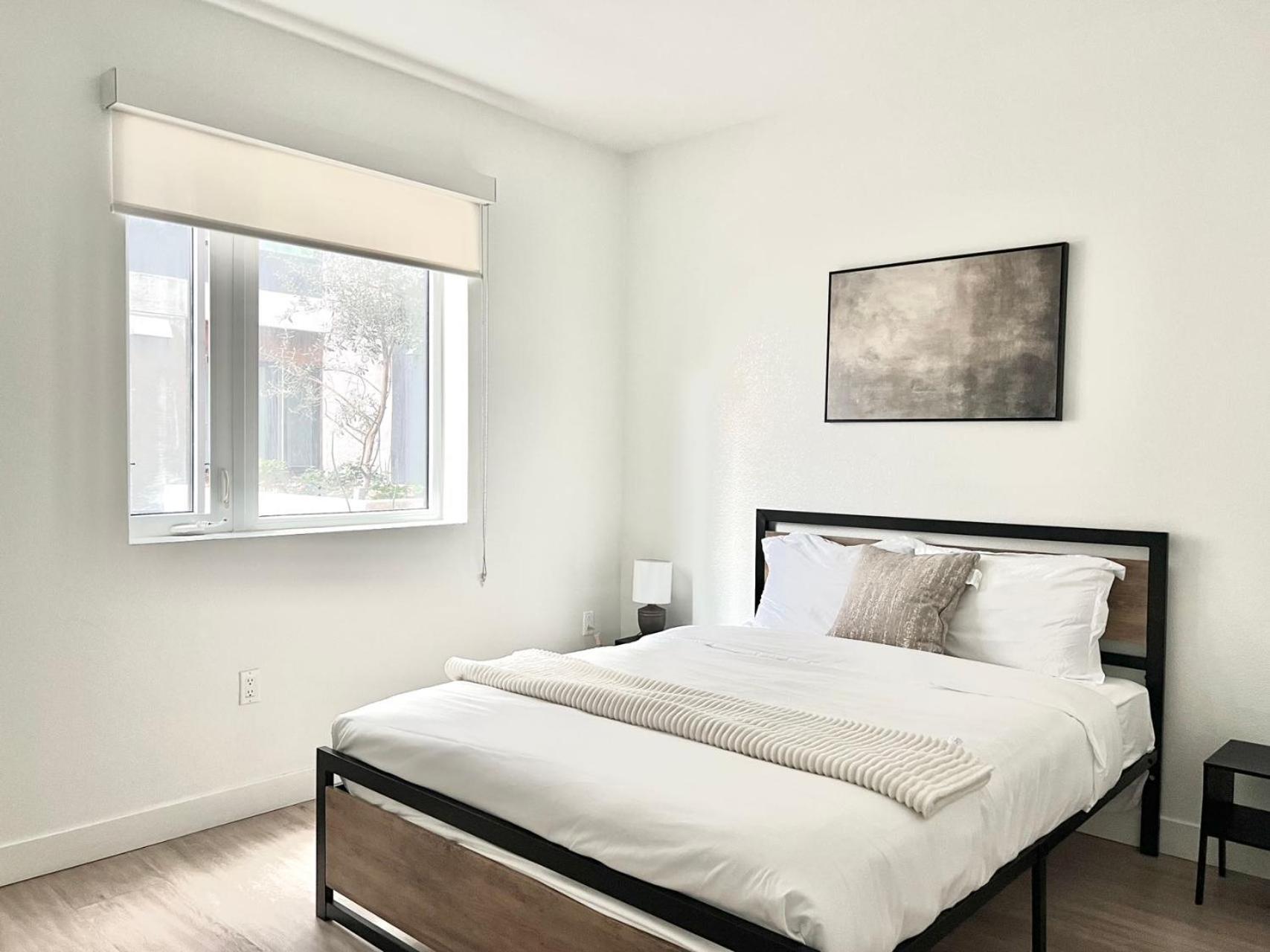 Отель Chic Urban Retreat In Heart Of La, Steps From Attractions! Лос-Анджелес Экстерьер фото