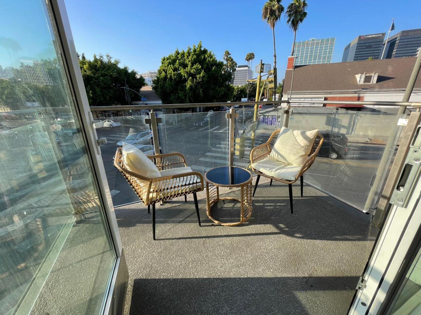 Отель Chic Urban Retreat In Heart Of La, Steps From Attractions! Лос-Анджелес Экстерьер фото